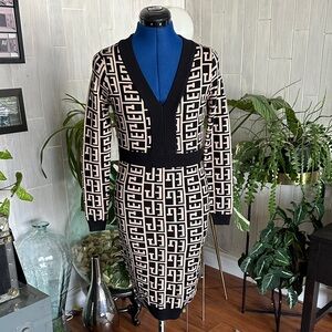 Long Sleeve Black & Beige Patterned V-Neck Knit Dress